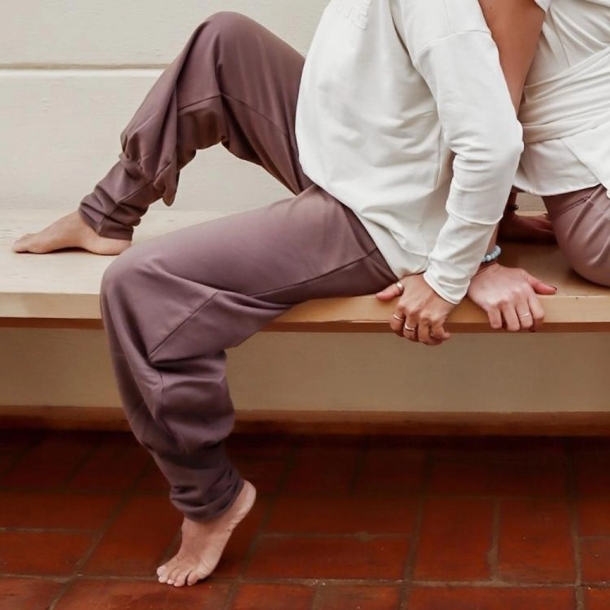 Aladin yogabukse - Plum Truffel