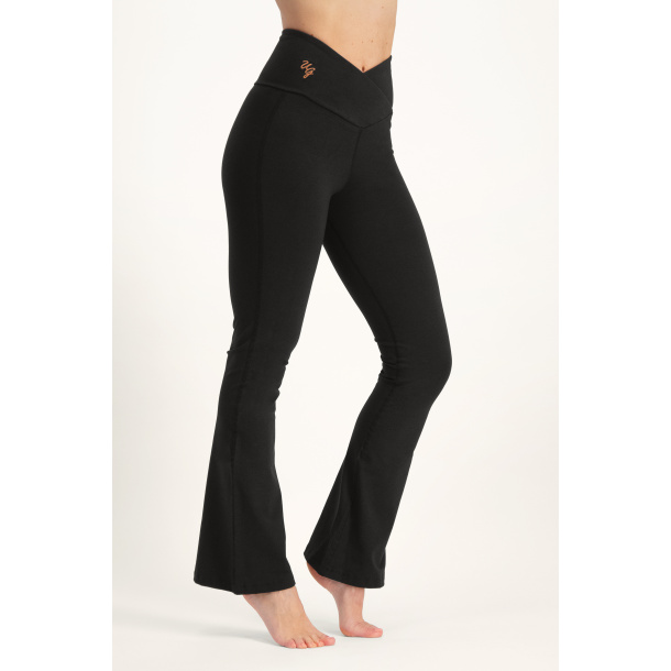 Aura flared yogapants - Onyx Black 