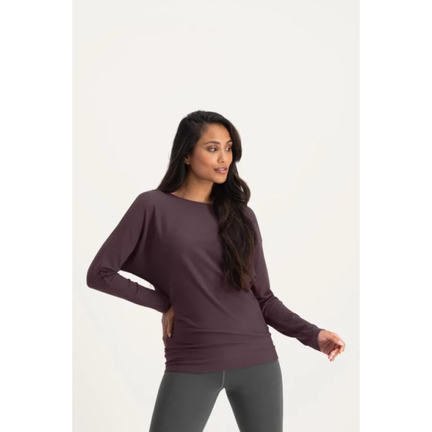 Budhi Longsleeve Yoga Shirt - Berry 