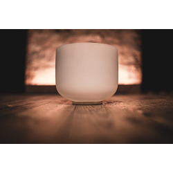 Crystal Singing Bowl 8" / B / 432Hz Crown Chakra