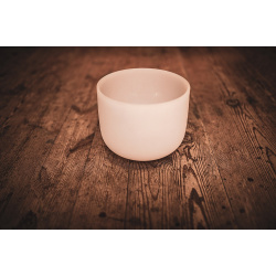 Crystal Singing Bowl 8" / B / 432Hz Crown Chakra