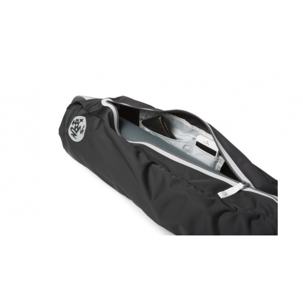 Manduka Go Light 2.0 Yoga Mat Bag, Black : : Sports, Fitness &  Outdoors
