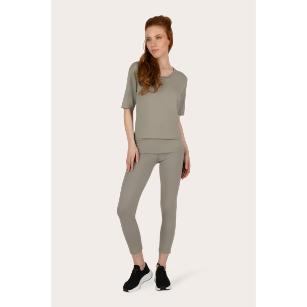 Kami Yoga Tee - Smokey Quartz