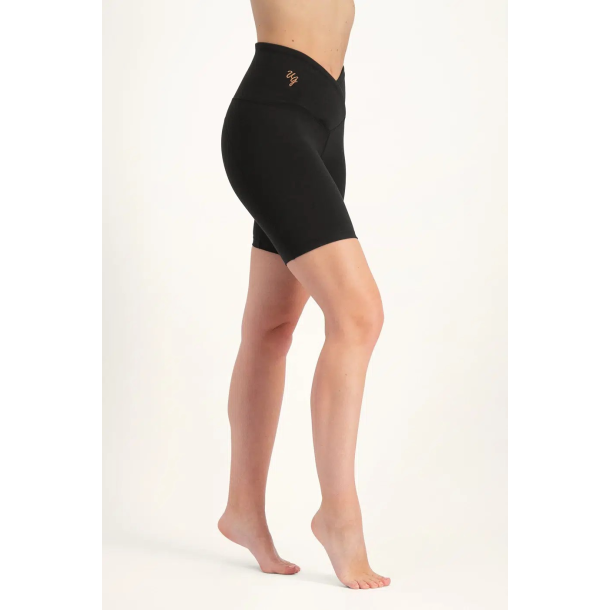 Sati Yoga Biker Shorts - Onyx Black, str S