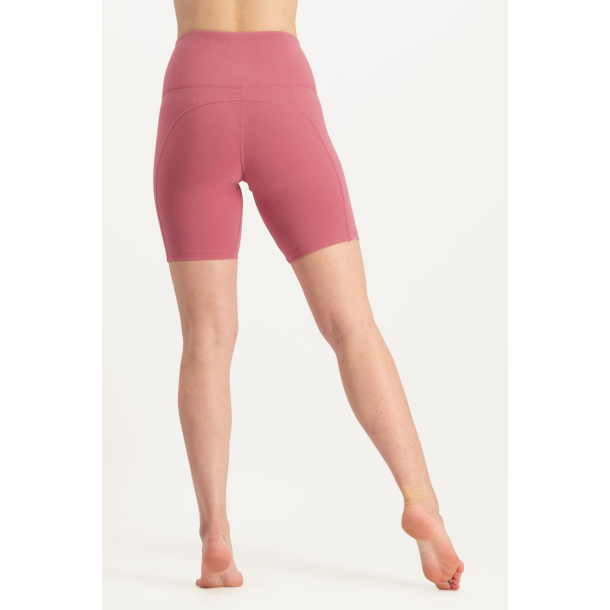 Sati Yoga Biker Shorts - Hibiscus