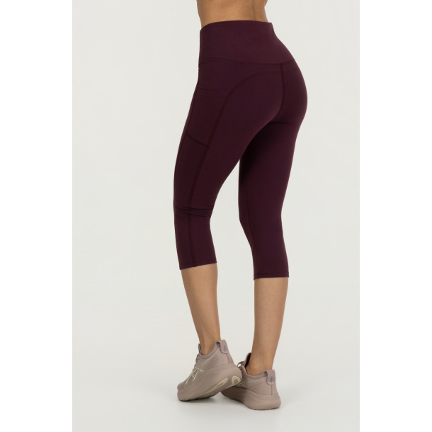Tara Capri Yoga - Fig
