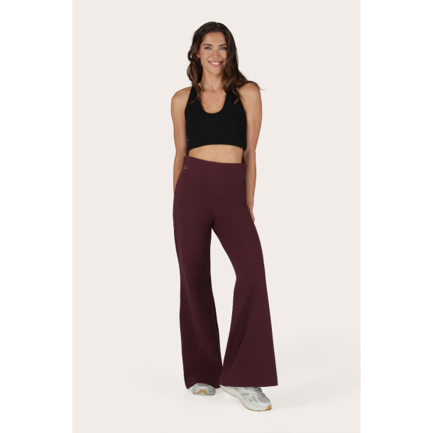 Maeve Yogabukse - Fig