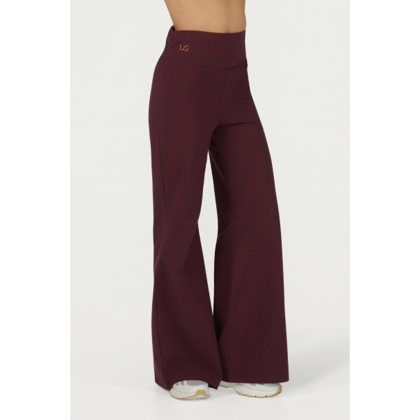Maeve Yogabukse - Fig