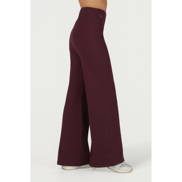 Maeve Yogabukse - Fig